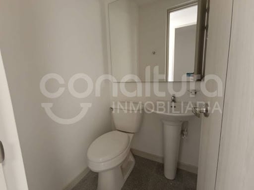 Oficina en arriendo en Los Colores, Medellín, 28 m² · foto 3 de 6