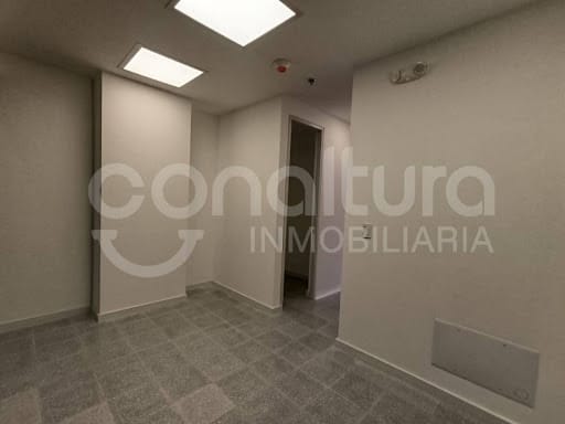 Oficina en arriendo en Los Colores, Medellín, 28 m² · foto 6 de 6