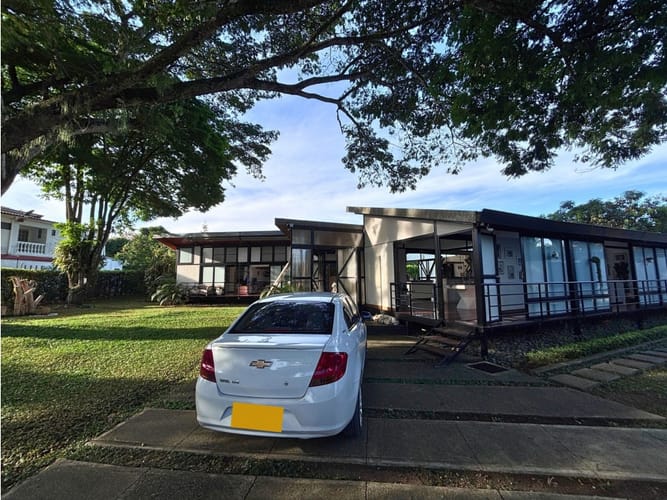Casa de 4 alcobas en venta en Las Mercedes, Jamundí, 350 m² · foto 2 de 23