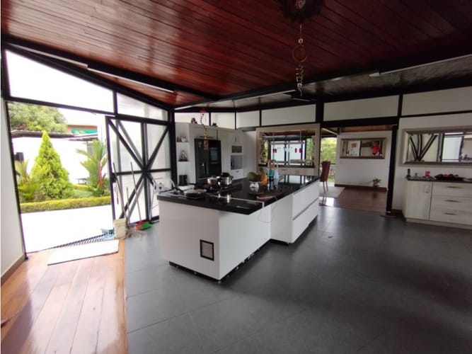 Casa de 4 alcobas en venta en Las Mercedes, Jamundí, 350 m² · foto 8 de 23