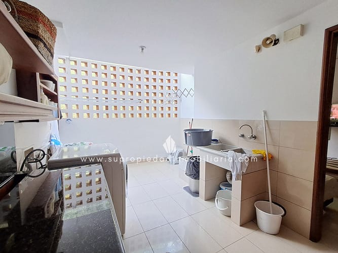 Casa de 4 alcobas en venta en El Poblado, Medellín, 460 m² · foto 7 de 24