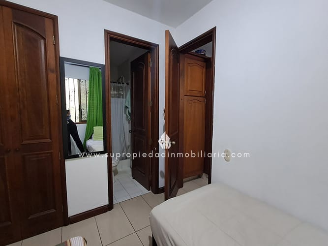 Casa de 4 alcobas en venta en El Poblado, Medellín, 460 m² · foto 8 de 24