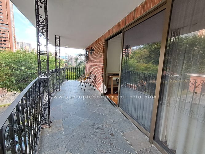 Casa de 4 alcobas en venta en El Poblado, Medellín, 460 m² · foto 15 de 24