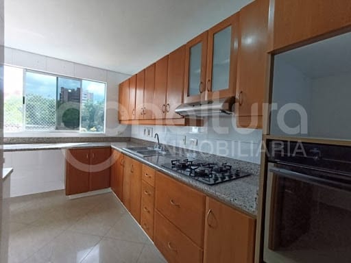 Apartamento de 3 alcobas en arriendo en Laureles, Medellín, 165 m² · foto 1 de 24