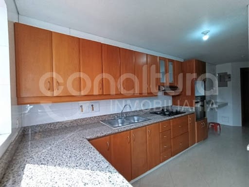Apartamento de 3 alcobas en arriendo en Laureles, Medellín, 165 m² · foto 2 de 24