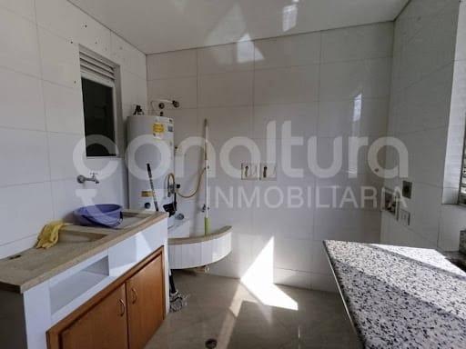 Apartamento de 3 alcobas en arriendo en Laureles, Medellín, 165 m² · foto 22 de 24