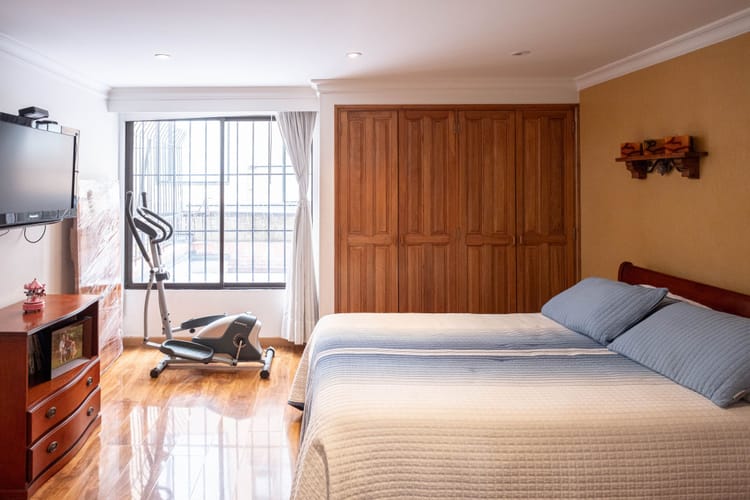 Apartamento de 3 alcobas en venta en San Patricio, Bogotá, 189 m² · foto 14 de 24