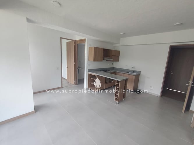 Apartamento de 2 alcobas en venta en Chile, La Estrella, 66 m² · foto 2 de 13