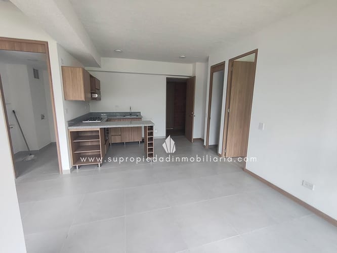 Apartamento de 2 alcobas en venta en Chile, La Estrella, 66 m² · foto 3 de 13