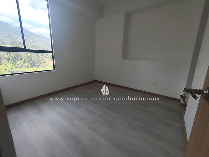 Apartamento de 2 alcobas en venta en Chile, La Estrella, 66 m² · foto 7 de 13