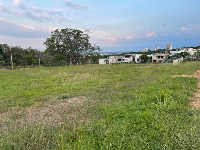 Lote en venta en Pance, Cali, 3000 m² · foto 2 de 18