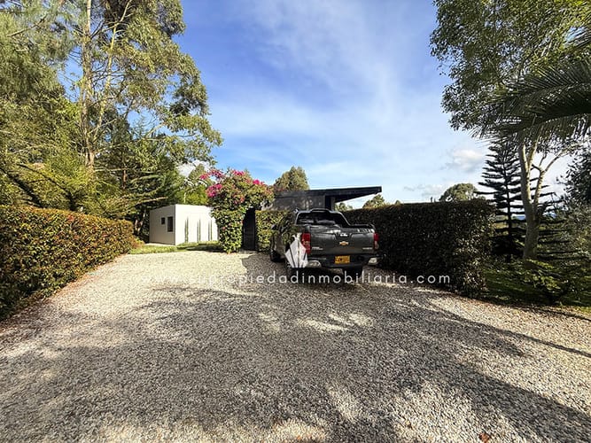 Casa de 3 alcobas en venta en Pantanillo, Envigado, 200 m² · foto 2 de 24