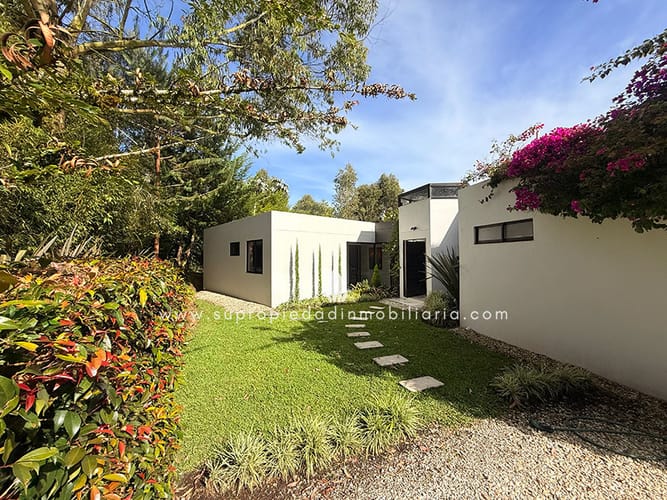 Casa de 3 alcobas en venta en Pantanillo, Envigado, 200 m² · foto 3 de 24