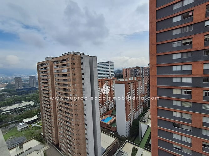 Apartamento de 2 alcobas en arriendo en Villa Carlota, Medellín, 84 m² · foto 10 de 24