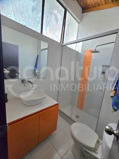 Apartamento de 3 alcobas en venta en Loma De Los Bernal, Medellín, 191 m² · foto 6 de 24