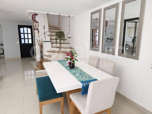 Apartamento de 3 alcobas en venta en Loma De Los Bernal, Medellín, 191 m² · foto 8 de 24