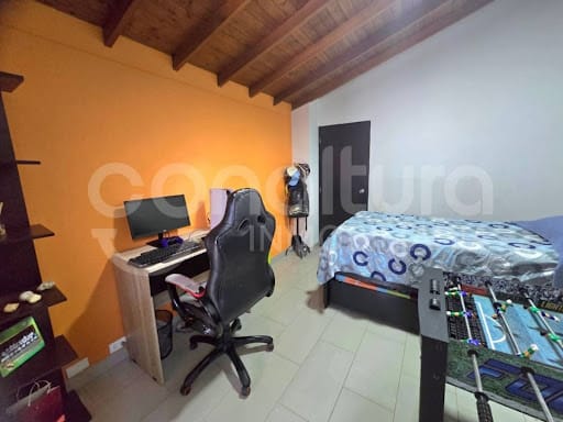 Apartamento de 3 alcobas en venta en Loma De Los Bernal, Medellín, 191 m² · foto 13 de 24