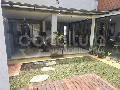 Apartamento de 3 alcobas en venta en Loma De Los Bernal, Medellín, 191 m² · foto 15 de 24