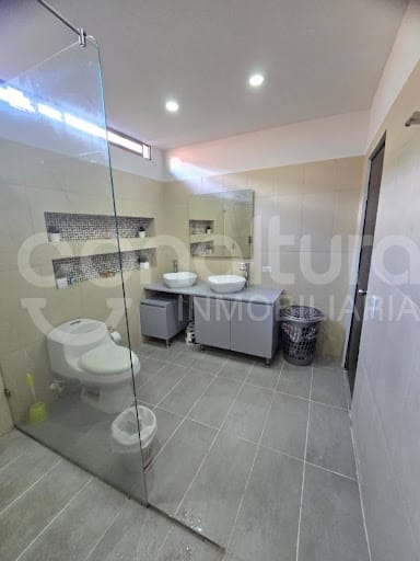 Apartamento de 3 alcobas en venta en Loma De Los Bernal, Medellín, 191 m² · foto 16 de 24