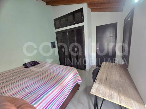 Apartamento de 3 alcobas en venta en Loma De Los Bernal, Medellín, 191 m² · foto 18 de 24