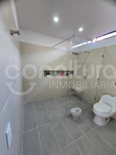 Apartamento de 3 alcobas en venta en Loma De Los Bernal, Medellín, 191 m² · foto 20 de 24