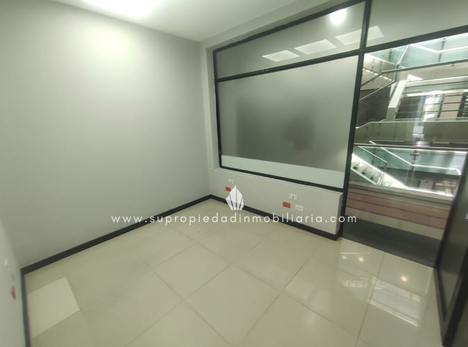 Local en arriendo en Milla De Oro, Medellín, 46 m² · foto 2 de 11