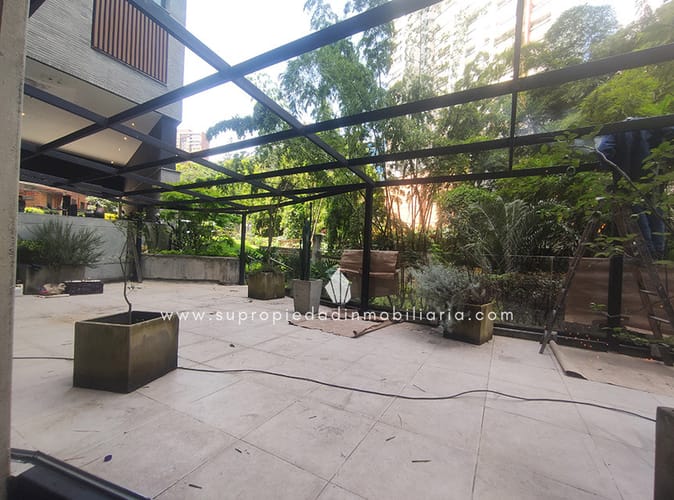 Local en arriendo en Milla De Oro, Medellín, 230 m² · foto 8 de 9