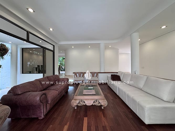 Casa de 3 alcobas en venta en San Lucas, Medellín, 640 m² · foto 3 de 24
