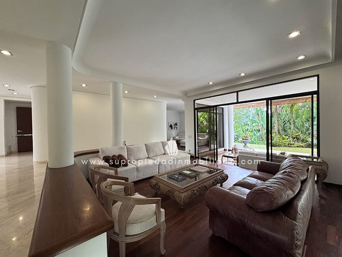 Casa de 3 alcobas en venta en San Lucas, Medellín, 640 m² · foto 4 de 24