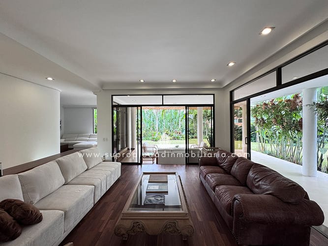 Casa de 3 alcobas en venta en San Lucas, Medellín, 640 m² · foto 8 de 24