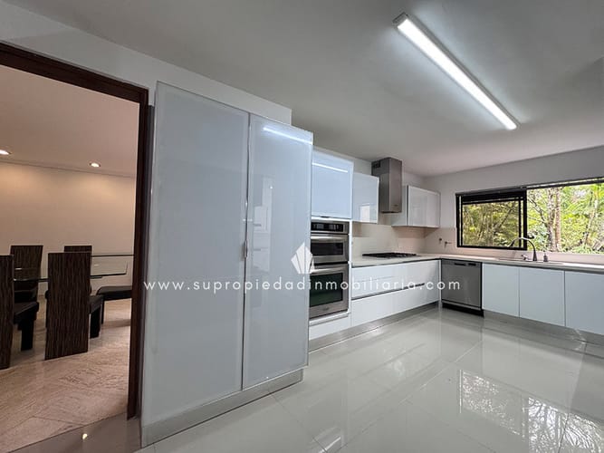 Casa de 3 alcobas en venta en San Lucas, Medellín, 640 m² · foto 9 de 24