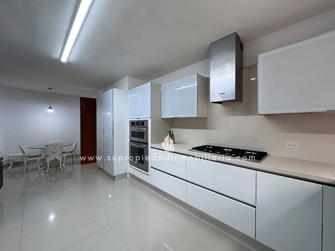 Casa de 3 alcobas en venta en San Lucas, Medellín, 640 m² · foto 10 de 24