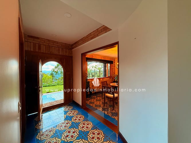Casa de 6 alcobas en venta en Loma Del Escobero, Envigado, 550 m² · foto 5 de 24