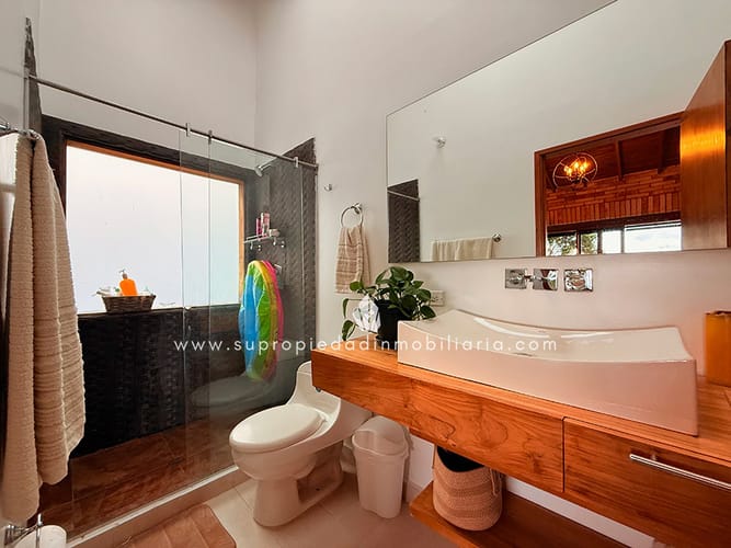 Casa de 6 alcobas en venta en Loma Del Escobero, Envigado, 550 m² · foto 11 de 24