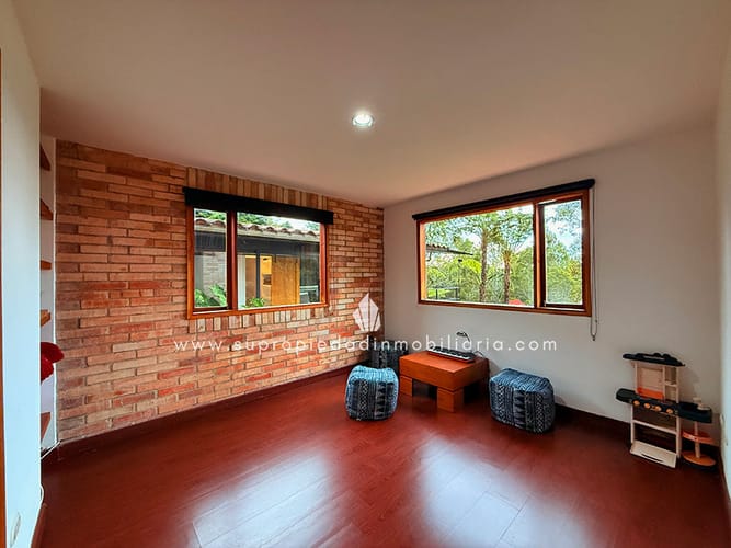 Casa de 6 alcobas en venta en Loma Del Escobero, Envigado, 550 m² · foto 14 de 24