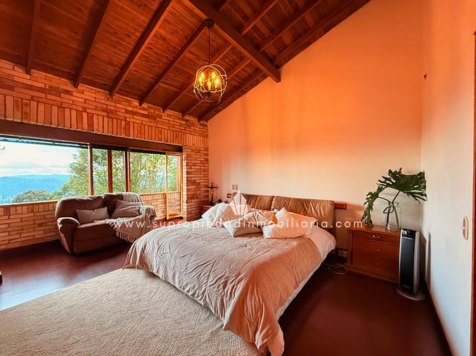 Casa de 6 alcobas en venta en Loma Del Escobero, Envigado, 550 m² · foto 21 de 24