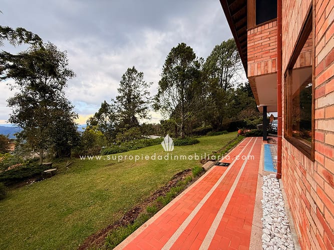 Casa de 6 alcobas en venta en Loma Del Escobero, Envigado, 550 m² · foto 23 de 24