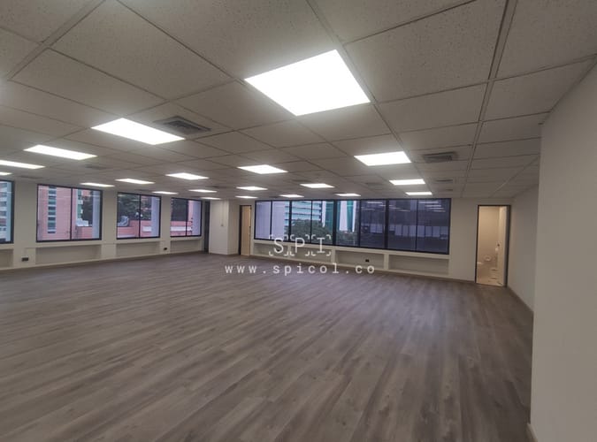 Oficina en arriendo en Patio Bonito, Medellín, 125 m² · foto 3 de 12