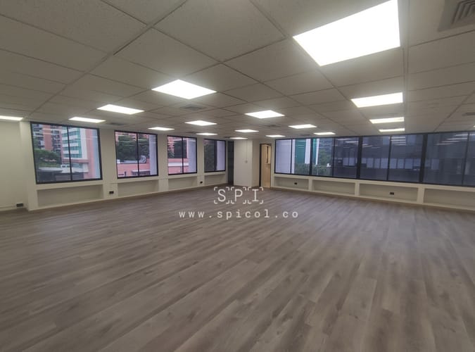 Oficina en arriendo en Patio Bonito, Medellín, 125 m² · foto 6 de 12