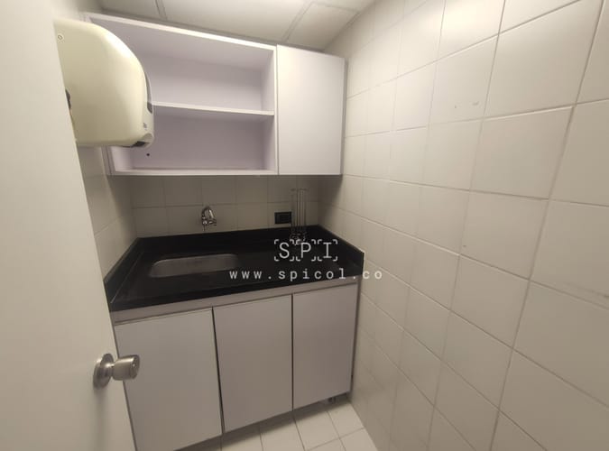 Oficina en arriendo en Patio Bonito, Medellín, 125 m² · foto 8 de 12