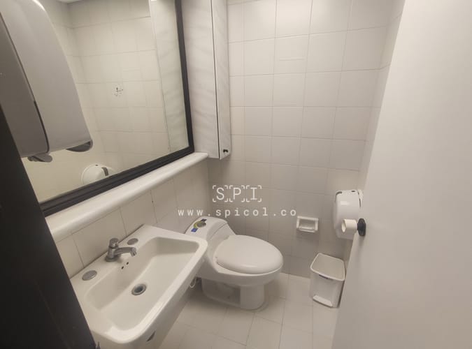 Oficina en arriendo en Patio Bonito, Medellín, 125 m² · foto 11 de 12