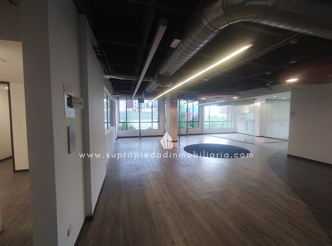 Local en arriendo en Milla De Oro, Medellín, 203 m² · foto 2 de 23