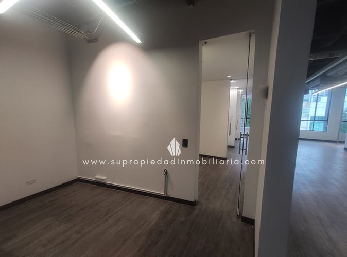 Local en arriendo en Milla De Oro, Medellín, 203 m² · foto 4 de 23