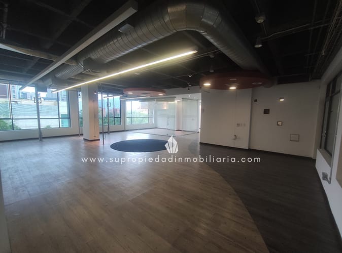 Local en arriendo en Milla De Oro, Medellín, 203 m² · foto 9 de 23