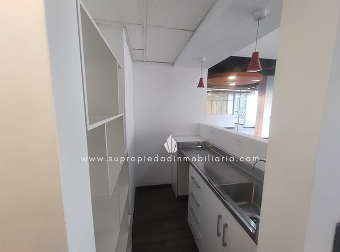 Local en arriendo en Milla De Oro, Medellín, 203 m² · foto 17 de 23