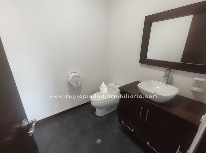 Local en arriendo en Milla De Oro, Medellín, 203 m² · foto 21 de 23