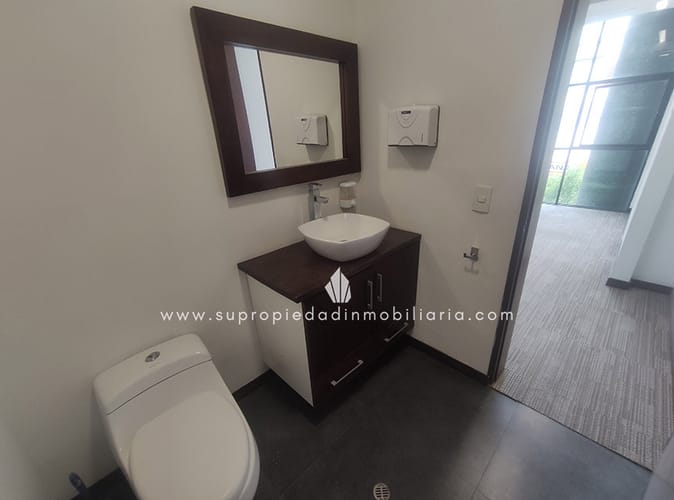 Local en arriendo en Milla De Oro, Medellín, 203 m² · foto 22 de 23
