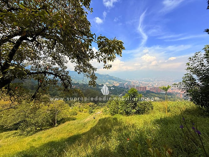 Lote en venta en Loma Del Escobero, Envigado, 2534 m² · foto 7 de 13
