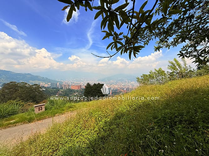 Lote en venta en Loma Del Escobero, Envigado, 2534 m² · foto 12 de 13