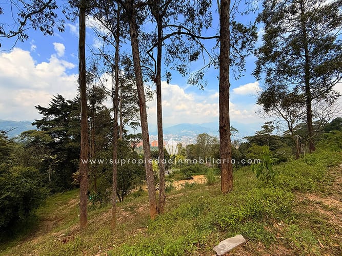 Lote en venta en Loma Del Escobero, Envigado, 2467 m² · foto 6 de 6